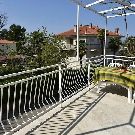 Apartments Maestral Malinska Exterior photo