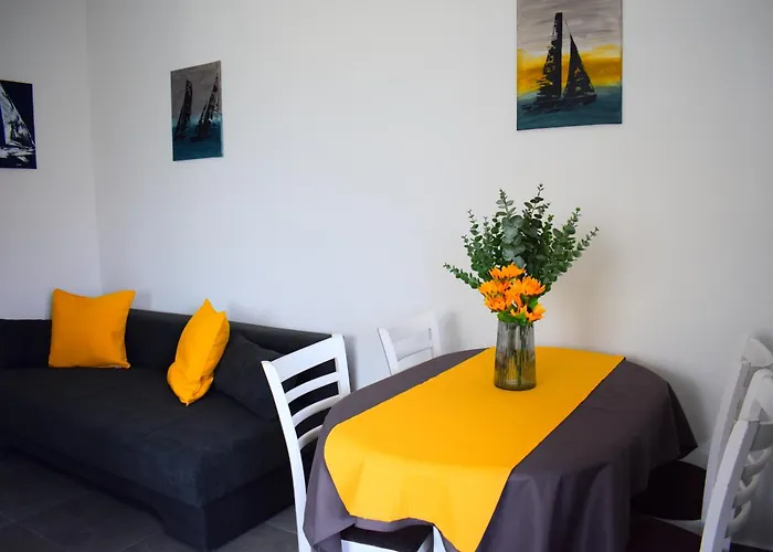Apartments Maestral