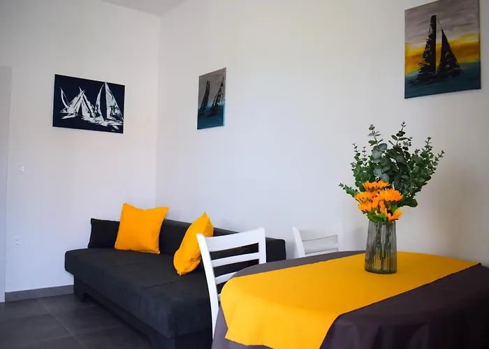 Apartments Maestral