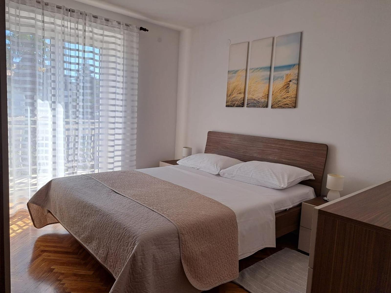Apartment Maestral